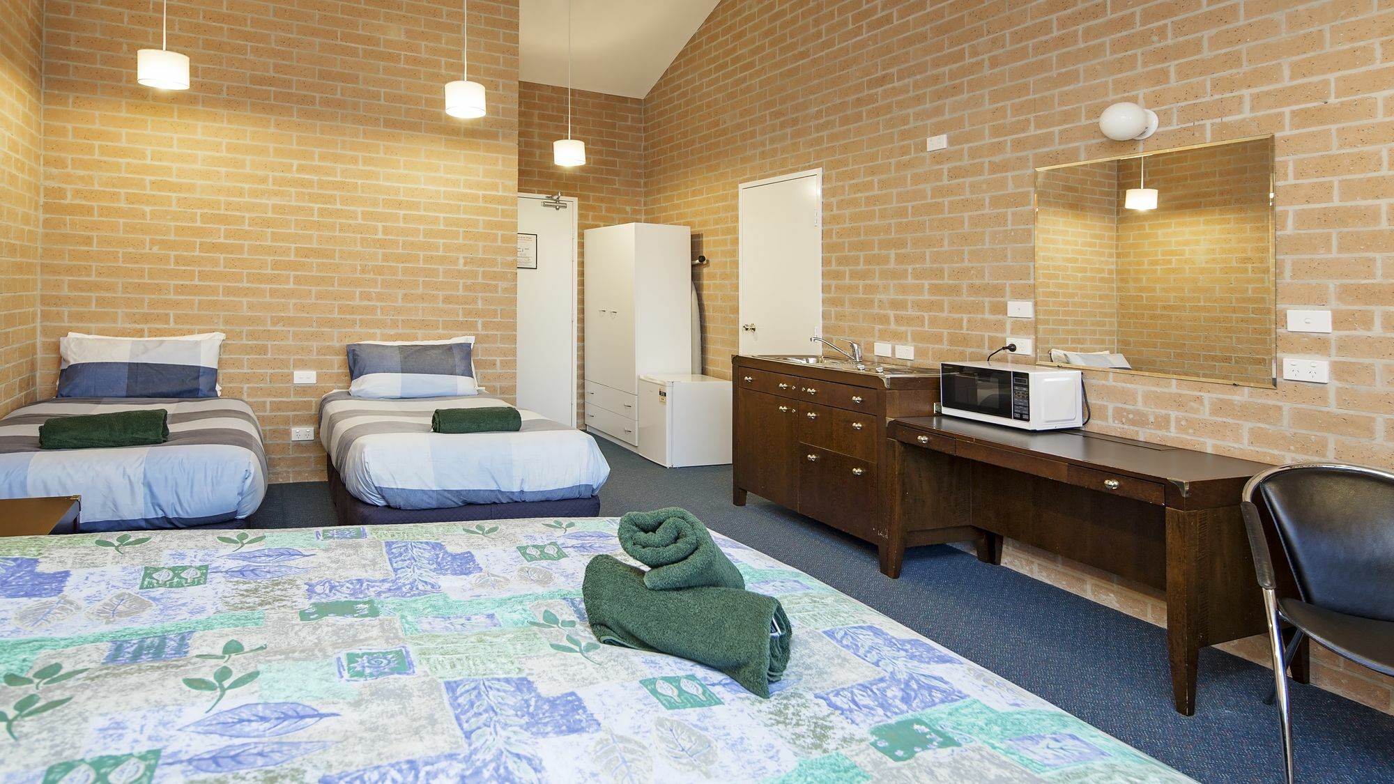 Alpine Resort Motel Джиндабайн Екстериор снимка